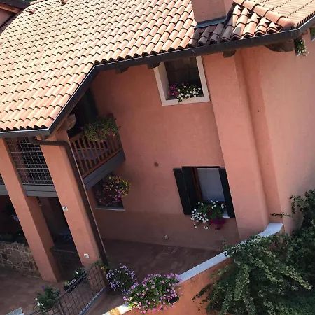 Casa Del Balcone Fiorito Apartamento Cormòns