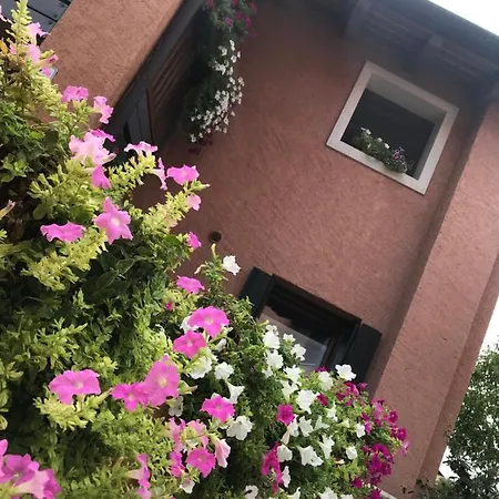 Casa Del Balcone Fiorito Apartamento Cormòns